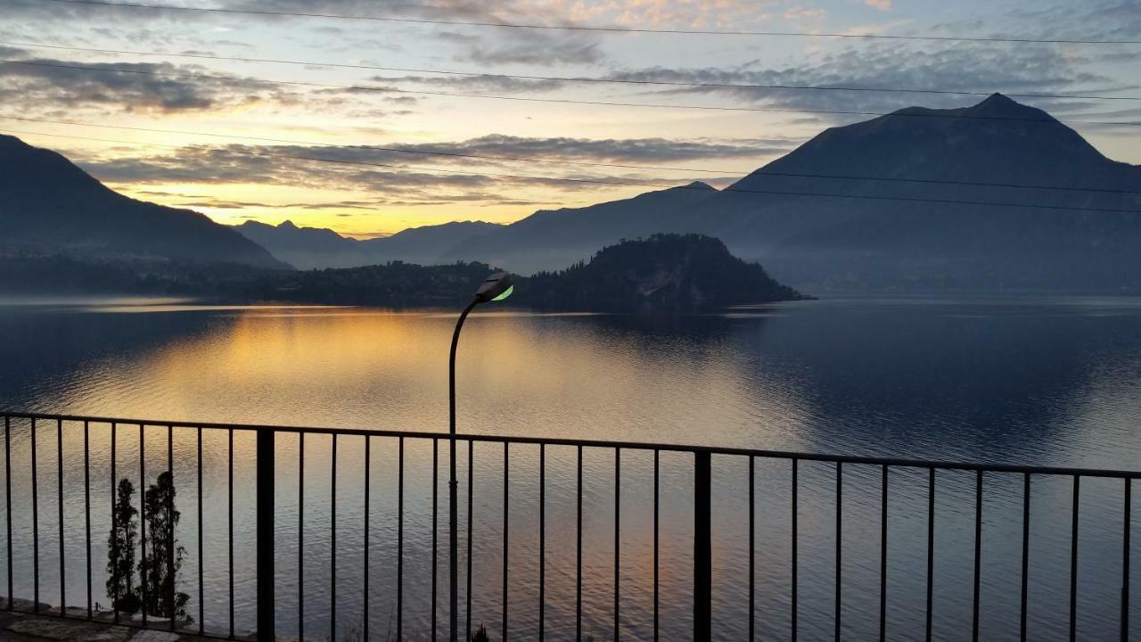New Attic Lake View 2 วาเรนนา ภายนอก รูปภาพ